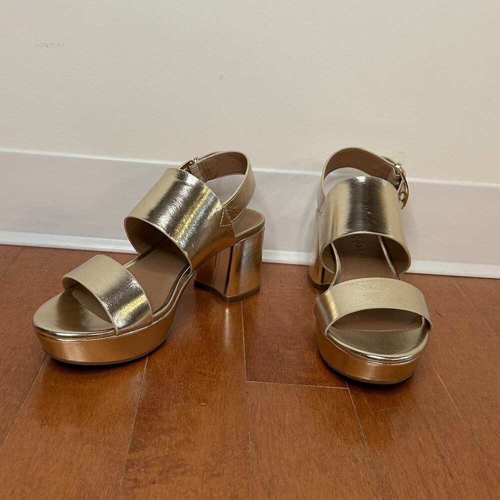 Gold Metallic Platform Sandal with Straps - AEROSOLES Size 8.5 (Like New!)